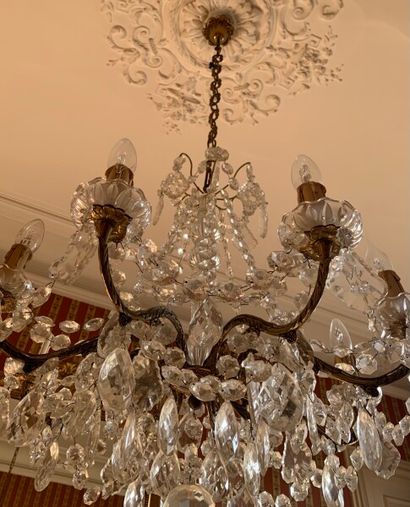 An ormolu chandelier with eight arms of light...
