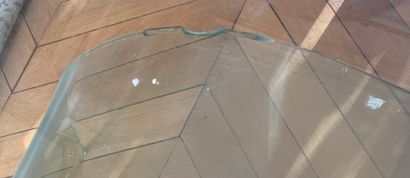 Glass coffee table.

Contemporary work.

Accident....