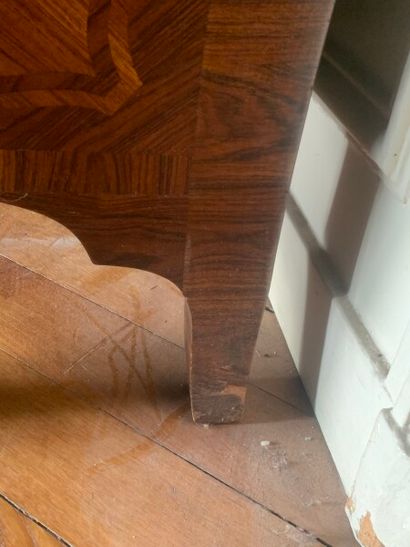 Veneered chest of drawers with five drawers,...