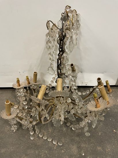 Chandelier with pendants

Louis XV style,...