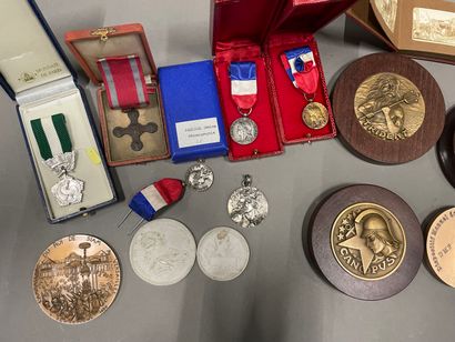 Medals and metal plaques holder