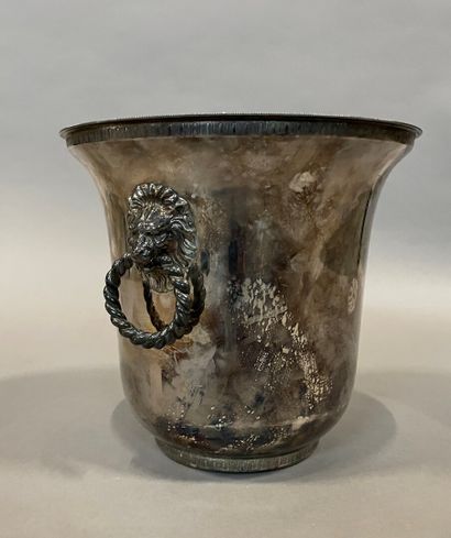 Champagne bucket in silver plated metal....
