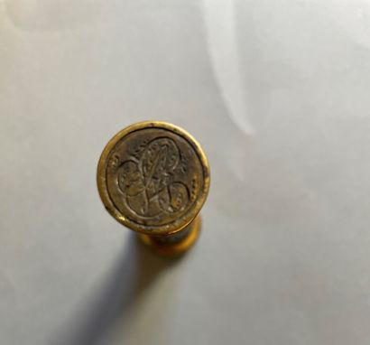 Chased bronze cachet with leaves and pearl...