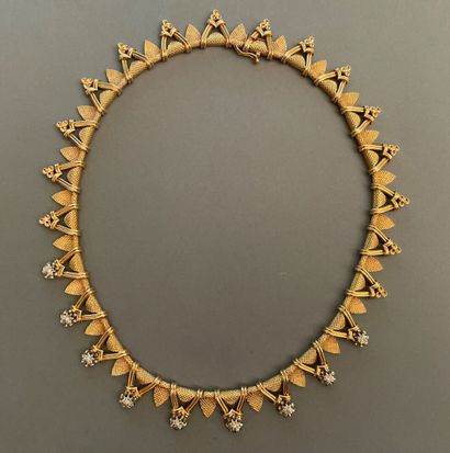 Collier draperie des années 1960 composé...