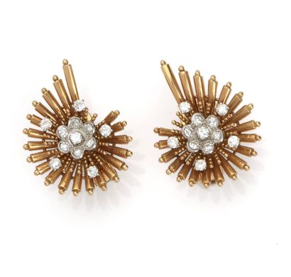 Paire de clips d'oreilles en forme de fleur...