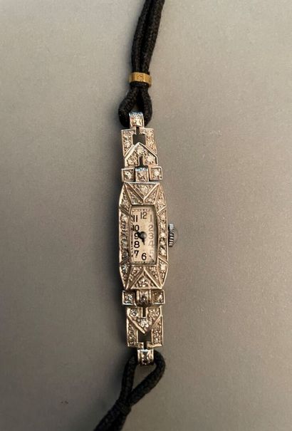 Montre bracelet de dame, le boîtier en platine...
