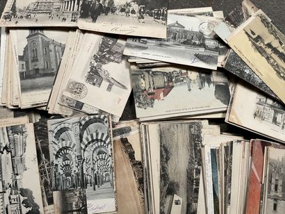 Lot d'albums photos anciens 

et petite collection...