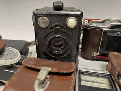 Lot d'appareils et matériel photographique...