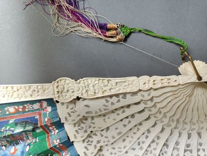 CHINA, Canton, 1880-1914
Fan with ivory strands...