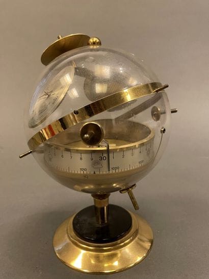 Barometer in gilded brass and plexiglass...