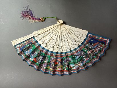 CHINA, Canton, 1880-1914
Fan with ivory strands...