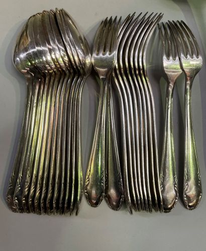 Lot de métal argenté : Partie de ménagère...