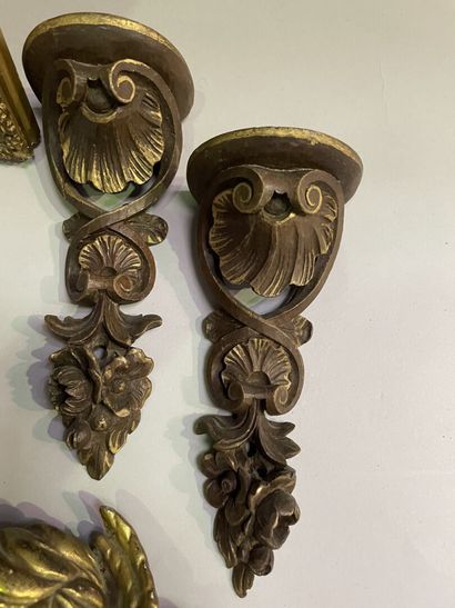 Tête en bois sculpté
Angelot en bronze sur...