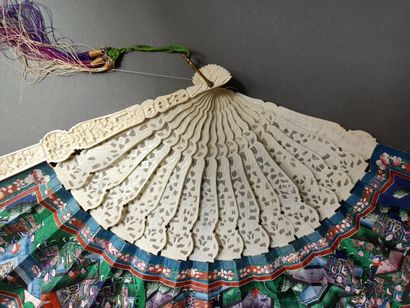 CHINA, Canton, 1880-1914
Fan with ivory strands...
