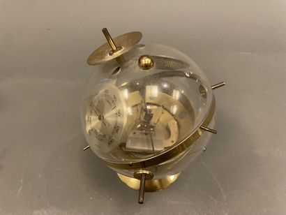 Barometer in gilded brass and plexiglass...