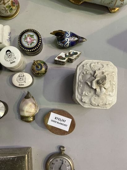 Strong lot of small fly boxes, pill boxes,...