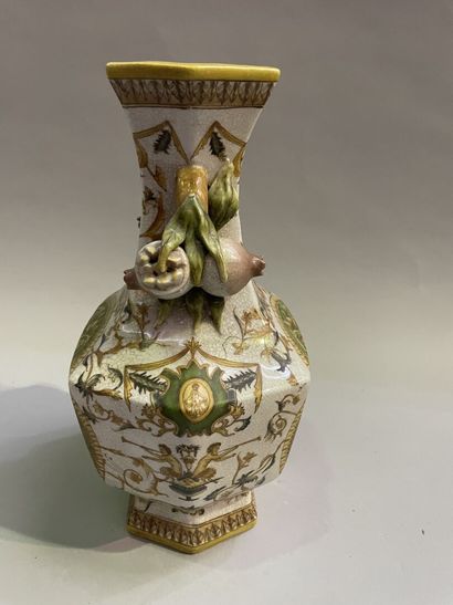 Baluster vase in cracked porcelain decorated...