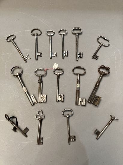 Bel ensemble de clefs anciennes.
XVIIIème...