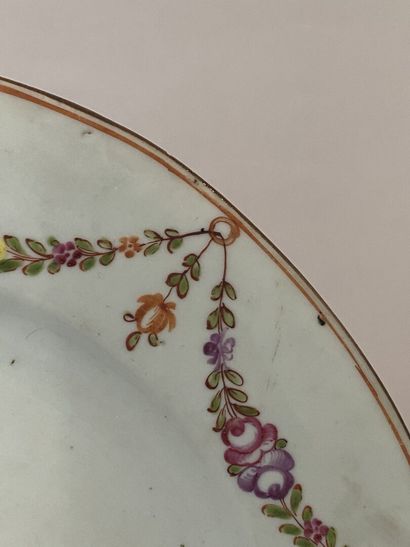 CHINE
Ensemble de six assiettes en porcelaine...