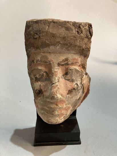 Tête de dignitaire
Bois sculpté avec polychromie
Provenant...