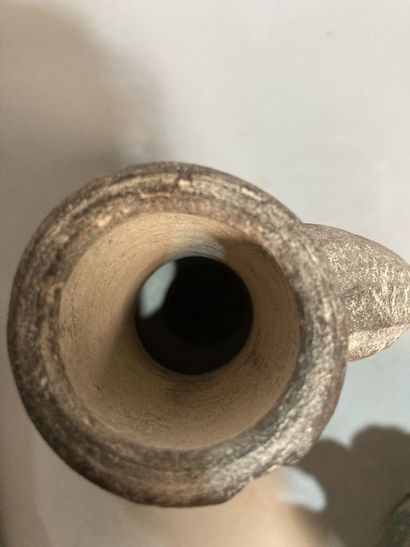 Petite cruche en terre cuite à décor d'un...