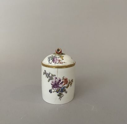 Dans le goût de MEISSEN
Pot à pommade en...