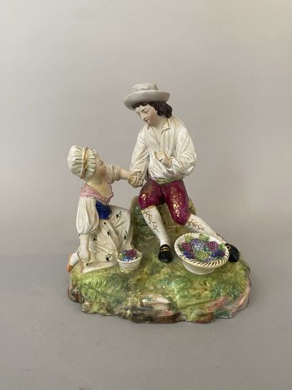 Lot composé de deux flacons couverts en porcelaine...