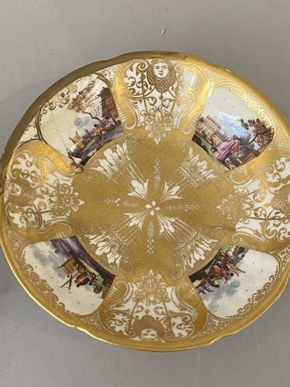 MEISSEN
Tasse à thé et sa soucoupe en porcelaine...