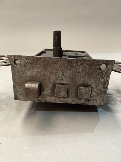 Importante serrure ancienne en métal avec...