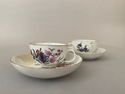 MEISSEN XVIIIème siècle :
Quatre tasses en...