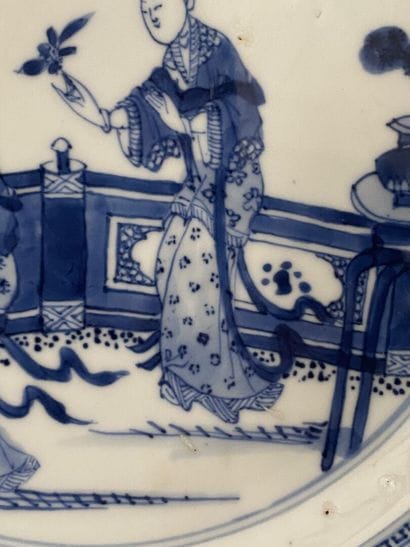 CHINE
Deux assiettes en porcelaine à décor...