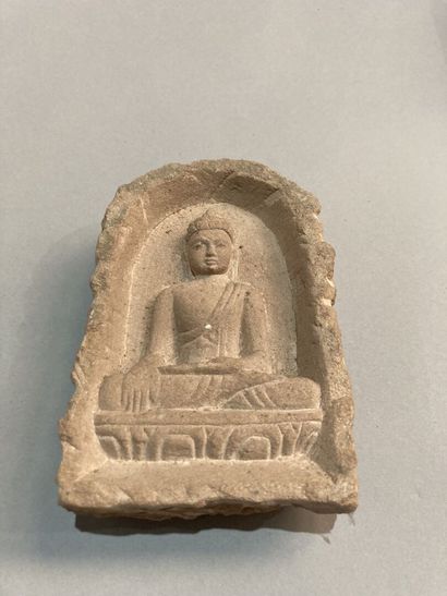 Quatre reliefs dans le goût du Gandhara en...