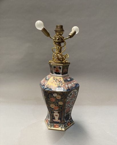 JAPON - XIXème siècle
Vase en porcelaine...