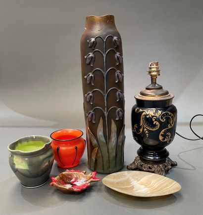 Lot of trinkets :
Blue and gold enamelled...
