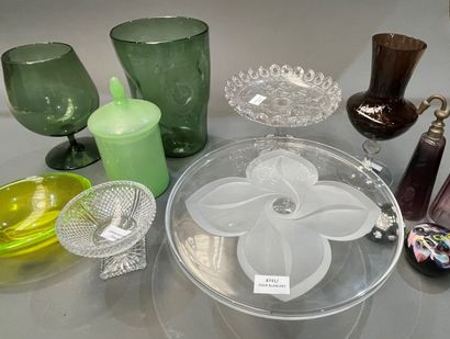 Lot of glassware: copes, vases, flaco,s,...