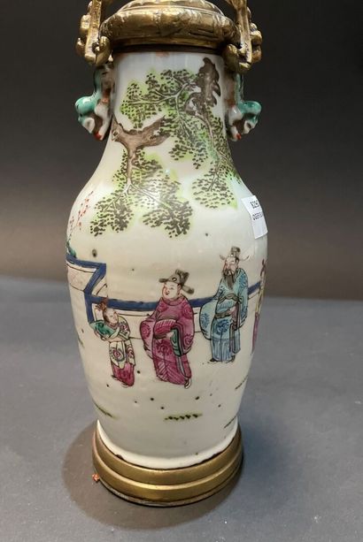 Chinese porcelain baluster vase decorated...