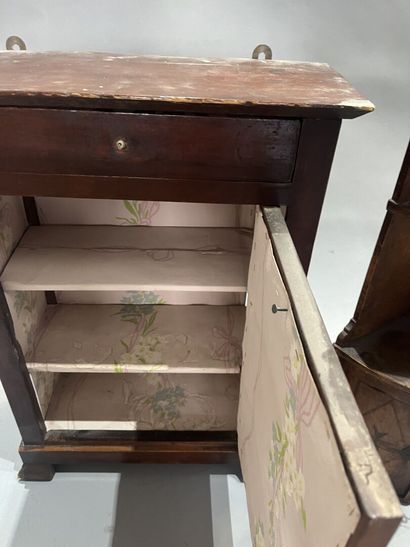 Corner in natural wood.
19th century period....