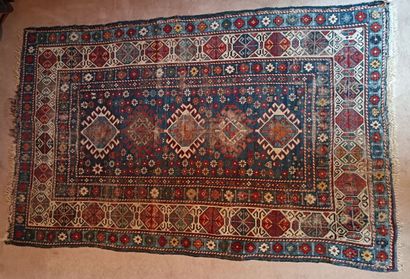 Carpet with blue background.
160 x 104 c...