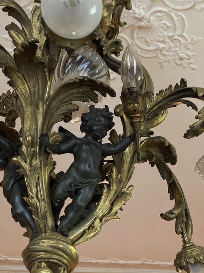 Chandelier with 10 lights in gilt bronze...