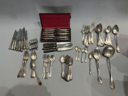 Lot of silver plated cutlery, knives with...