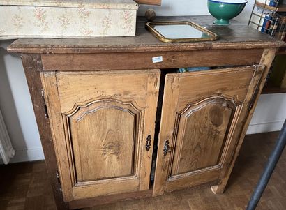 Buffet in natural wood.
Louis Philippe style.
100...