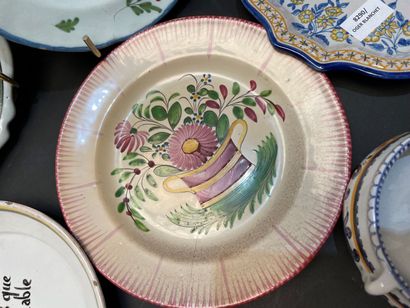 Lot of porcelain dishes including a part...