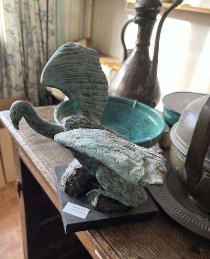 Strong lot of trinkets including a small...