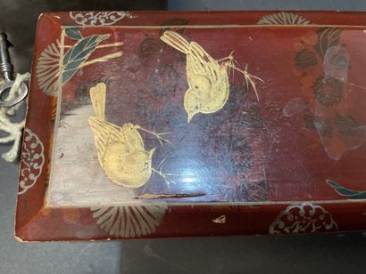 Lot including: a glove box and a Chinese...