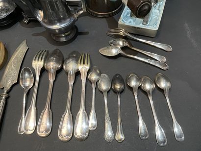 Lot of silver plated metal including: pourers,...