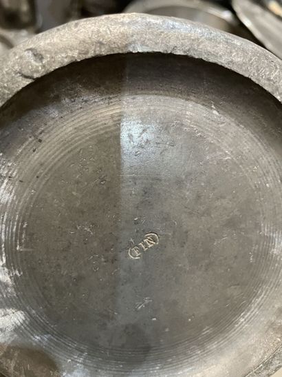Important lot of pewter : dishes, bowls,...