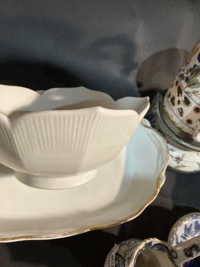 Lot of earthenware and porcelain: plates,...