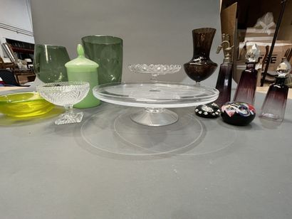 Lot of glassware: copes, vases, flaco,s,...