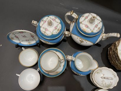 Lot of porcelain dishes including a part...
