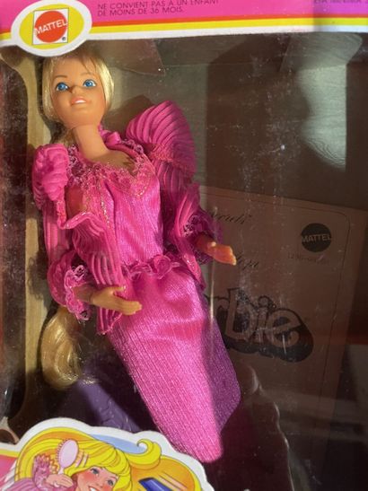 Lot including the Barbie dream hairdresser,...